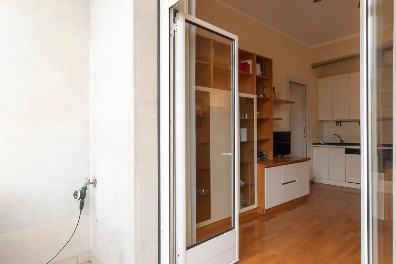 Comodo Appartamento Tra Brera E Porta Nuova Milan 0*,  Italy