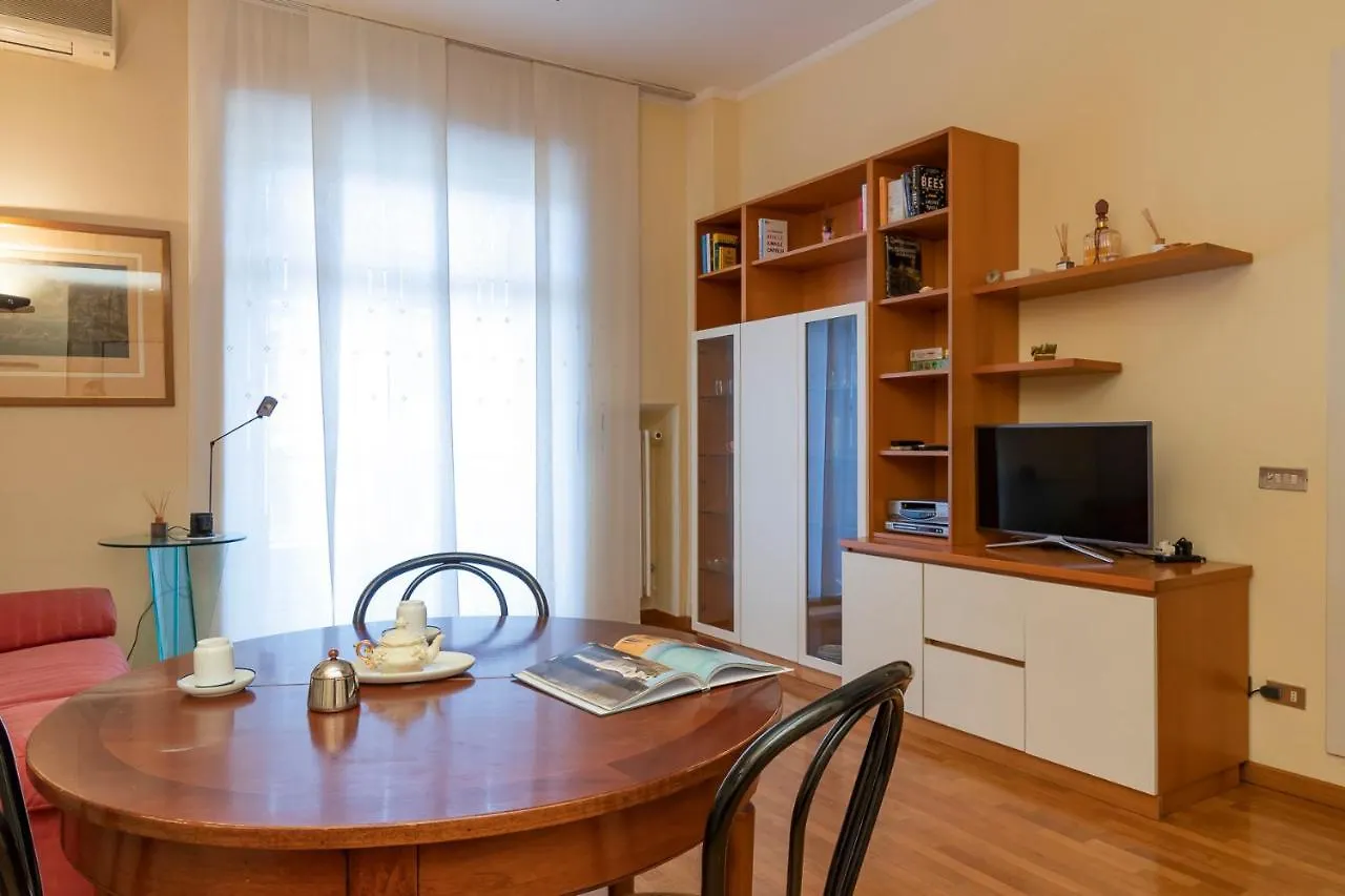 Apartment Comodo Appartamento Tra Brera E Porta Nuova Milan Italy