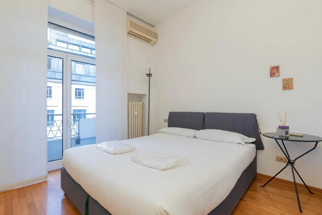 Comodo Appartamento Tra Brera E Porta Nuova Milan