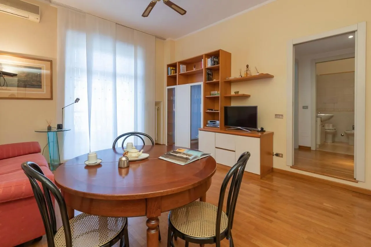 Comodo Appartamento Tra Brera E Porta Nuova Milan