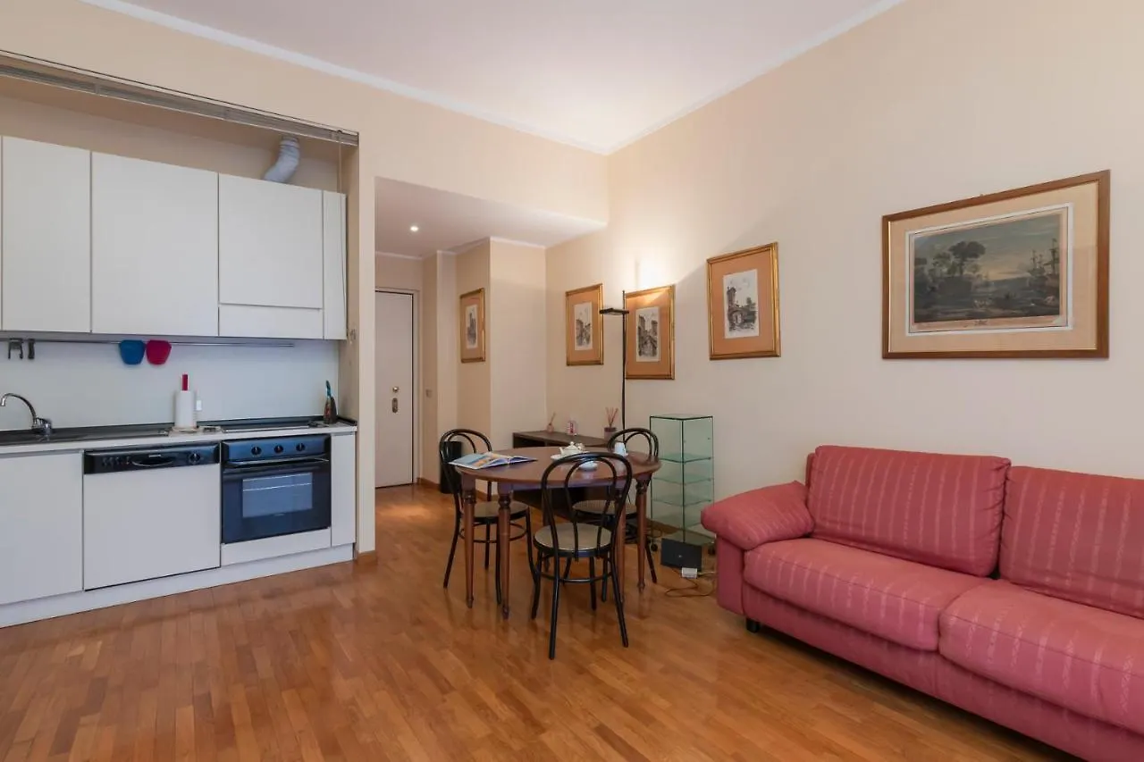 Comodo Appartamento Tra Brera E Porta Nuova Milan