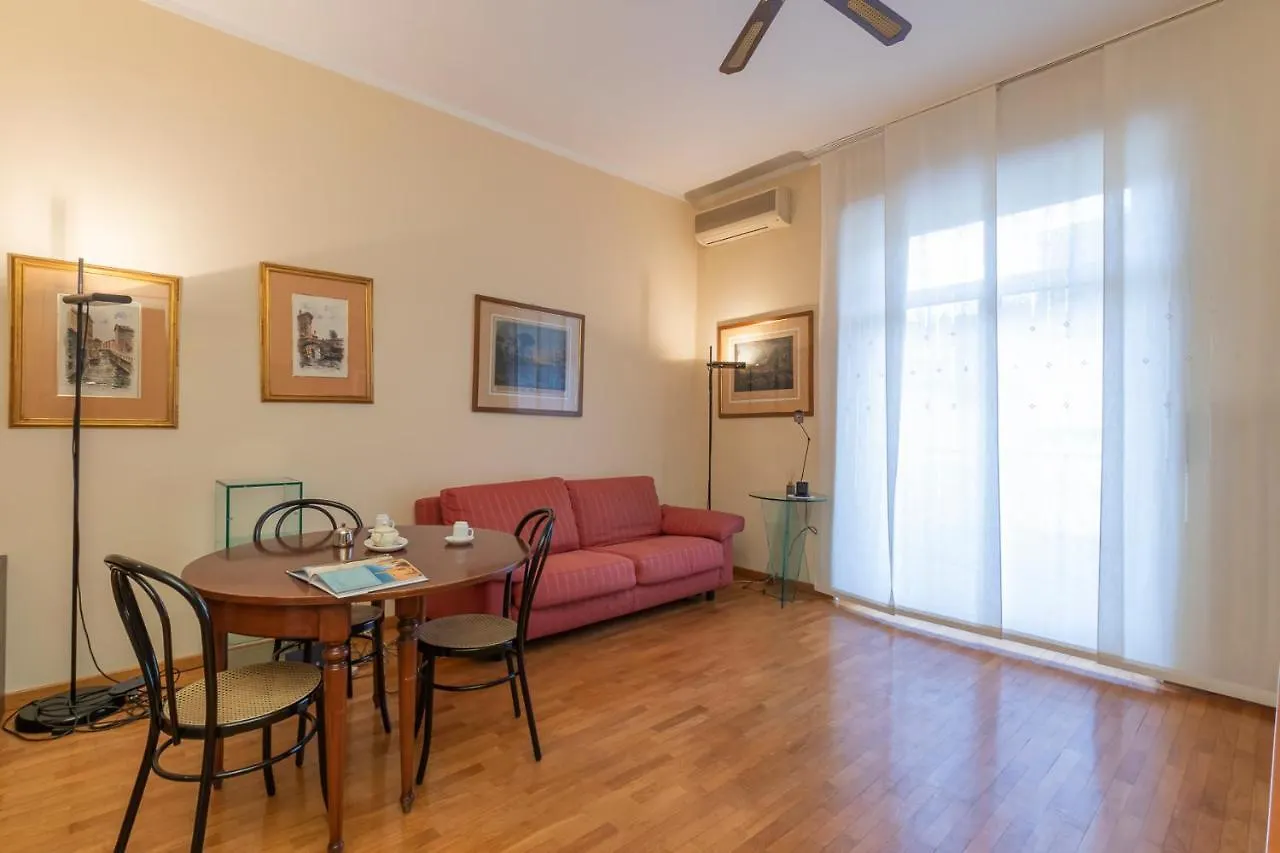 Comodo Appartamento Tra Brera E Porta Nuova Milan